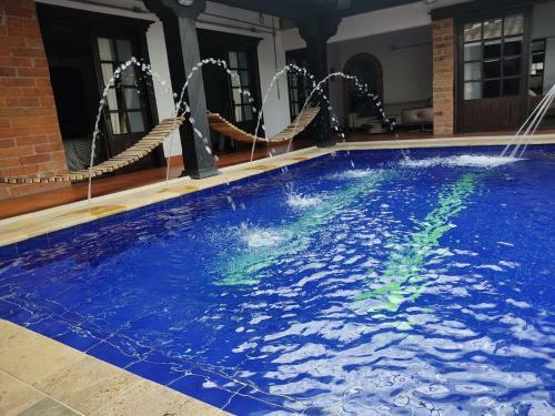 11 Bedroom Gym Luxury Villa - Heated Pool Jacuzzi