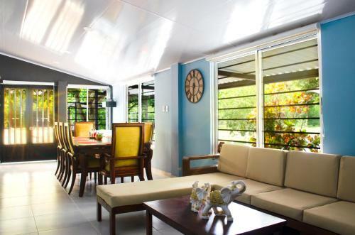 Villa Las Palmas Resort