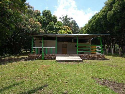 Casa De Campo En La Represa De Prado