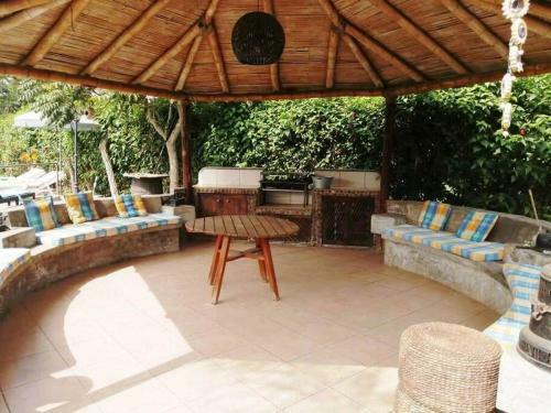 Agradable Casa De Campo Con Piscina.