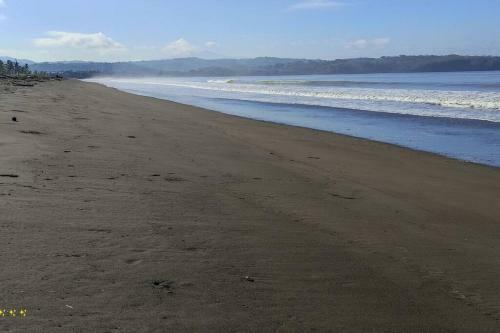 Puntarenas - Apartamento A 25 Metros De La Playa.