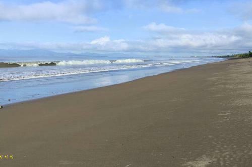 Puntarenas - Apartamento A 25 Metros De La Playa.