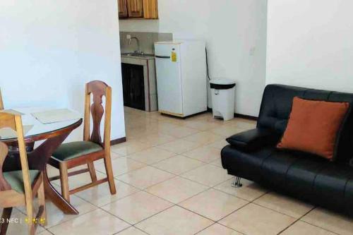 Puntarenas - Apartamento A 25 Metros De La Playa.