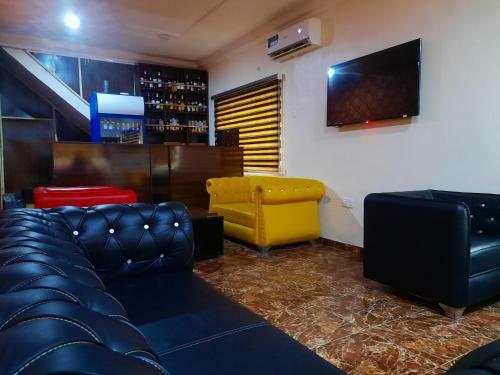 Hostal 3 Jays Apartment And Lounge