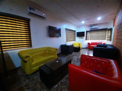 Hostal 3 Jays Apartment And Lounge