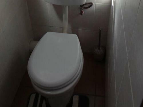 Hostal D And H Guest House