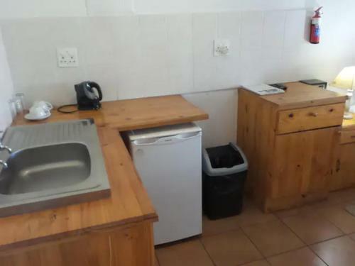 Hostal D & H Guesthouse