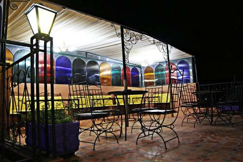 Hostal Naima House / ??? ?????