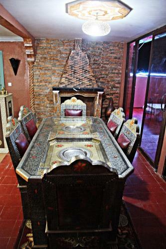 Hostal Naima House / ??? ?????