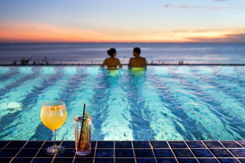 Hotel Tribe Bali Kuta Beach