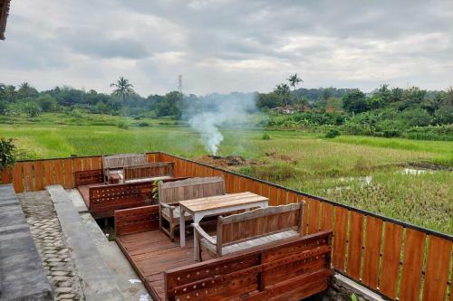 Hostal Mbok Niem Cafe And Cottage