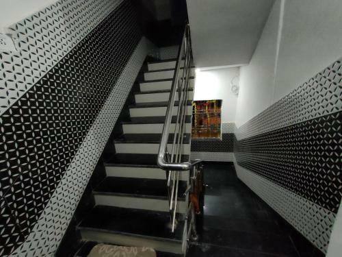 Spot On 87675 Hotel Meera Dham