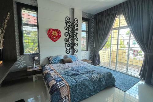 Luxury 4 Designed Bedrooms Bungalow# 100mbps Unifi