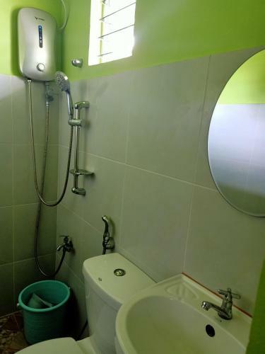 Hostal Alona Guest House
