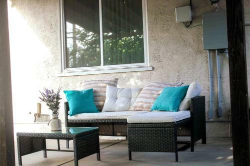 Villa Cheerful 2-bedroom Home - Free Parking On Premises