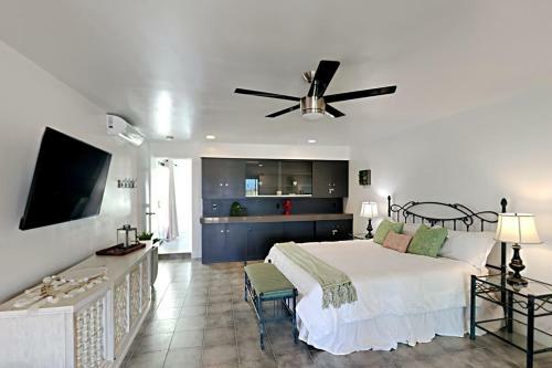 Saguaro Gardens Desert Retreat