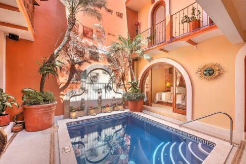 Hacienda Tropical