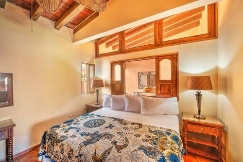 Hacienda Tropical
