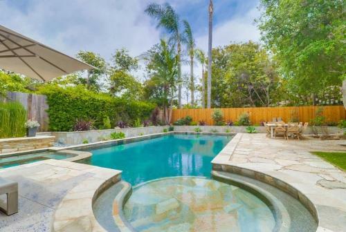 1155 Hymettus Ave Home