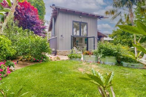 1155 Hymettus Ave Home