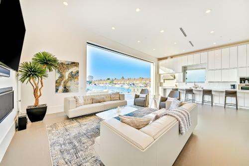 Huntington Harbour Opulence