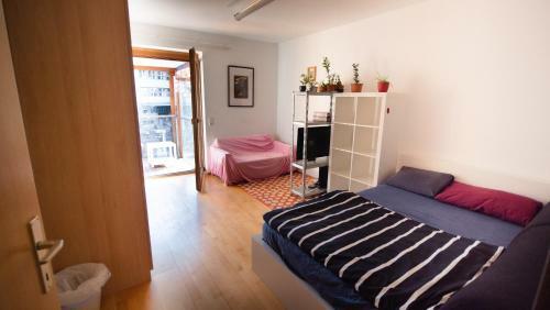 Spacious And Bright Room With Epic Balcony