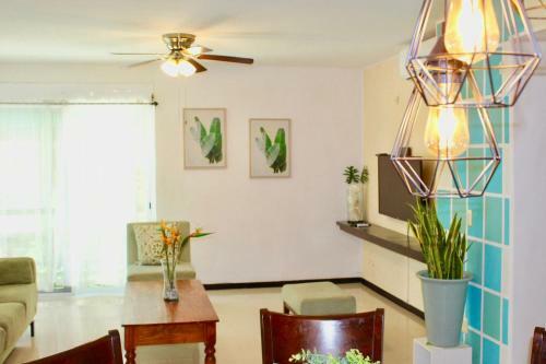 Centrally Located Apartment In Pdc