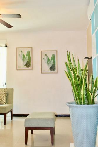 Centrally Located Apartment In Pdc