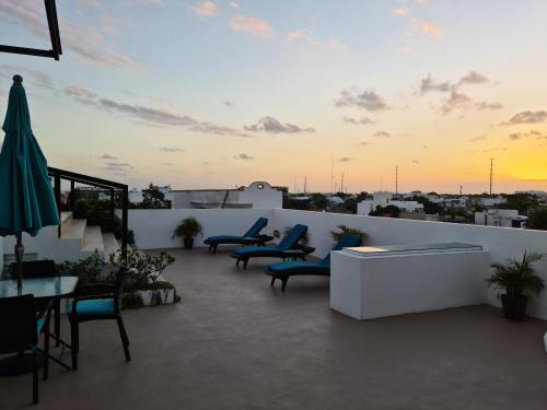 Apartment, Nice Rooftop With Sunset View By Sol-ha