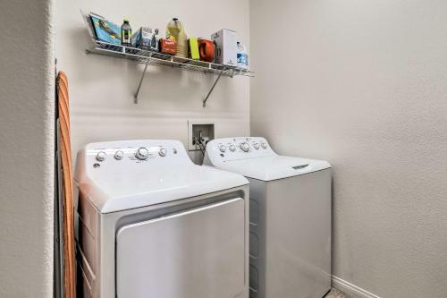 Bright Indio Escape With Private Pool And Spa!