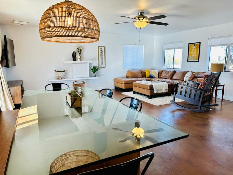 Ravens Nest Ranch, Fire Pit , Views, Near Jt Park!