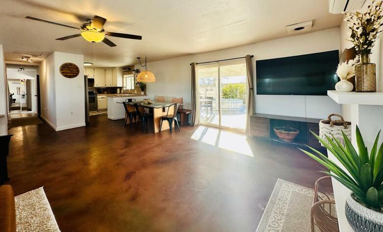 Ravens Nest Ranch, Fire Pit , Views, Near Jt Park!