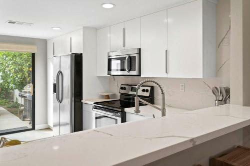 Shoal Creek Luxurious 2-bedroom Pga West Condo