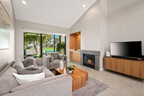 Shoal Creek Luxurious 2-bedroom Pga West Condo