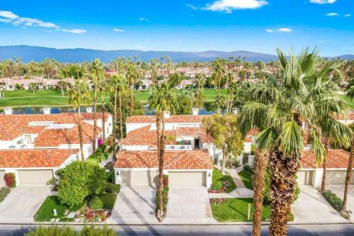 Shoal Creek Luxurious 2-bedroom Pga West Condo