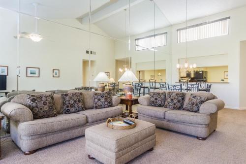 Shoal Creek Manor