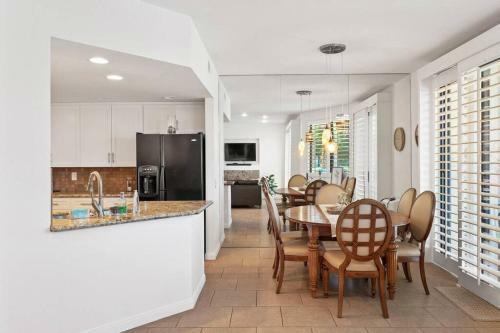 Firestone Luxurious Pga West 2-bedroom Condo
