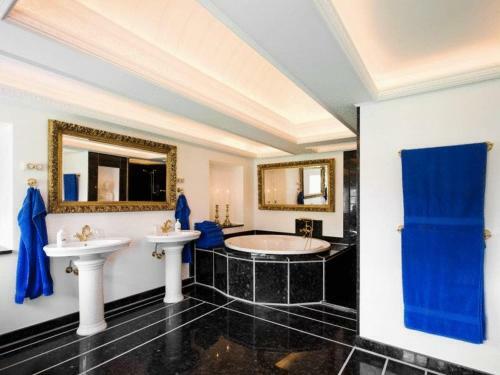 Hotel Skr�belev Gods Manor House