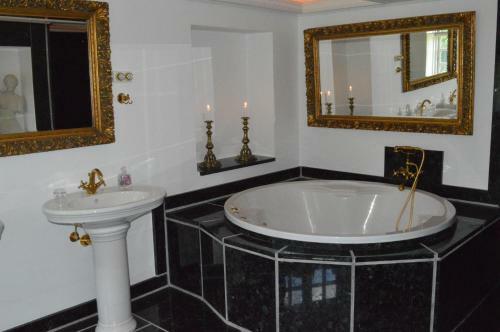 Hotel Skr�belev Gods Manor House