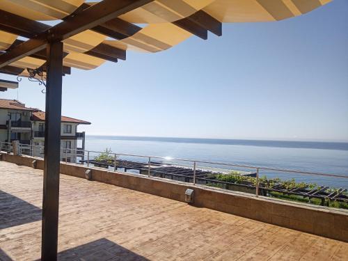 Dolce Vita II Waterfront Sunset Sea View Luxury Apartament