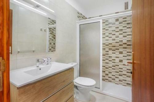 Impeccable 2-bed Apartment In Bajamar
