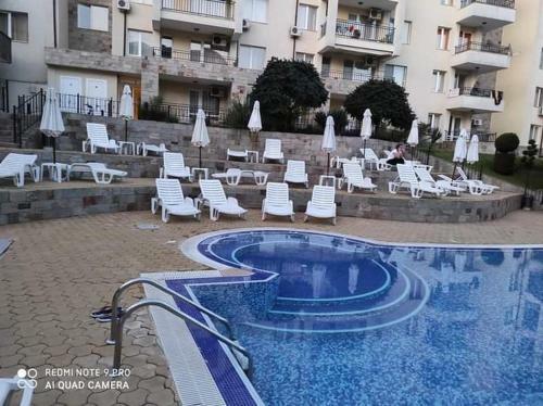 Sunny Beach Hills Apartment - Private