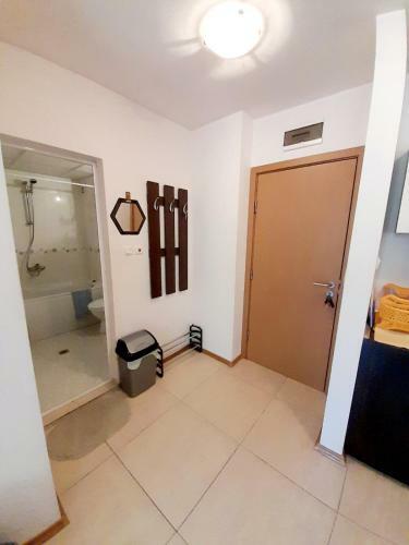 Sunny Beach Hills Apartment - Private