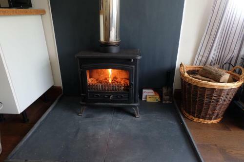 Stunning 1-bed Cottage In Bridport