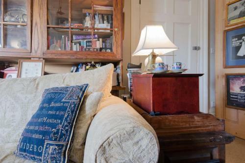Private Room In Historic Brunswick Square Brighton