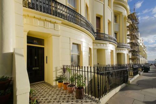 Private Room In Historic Brunswick Square Brighton
