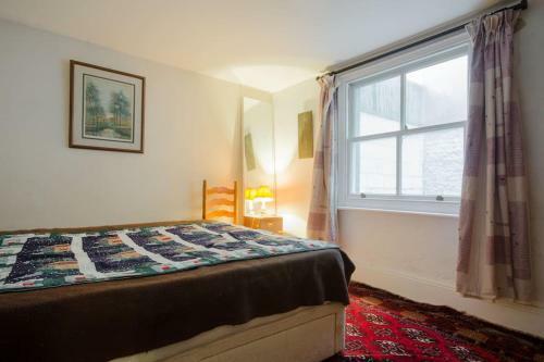 Private Room In Historic Brunswick Square Brighton