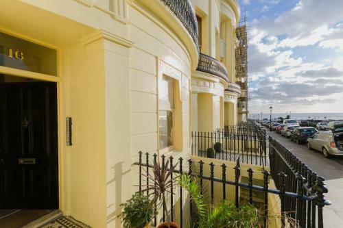 Private Room In Historic Brunswick Square Brighton