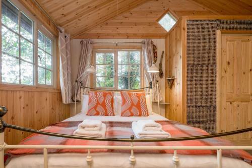 Private Cabin A Romantic And Secret Hideaway