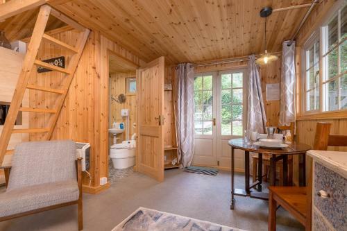 Private Cabin A Romantic And Secret Hideaway